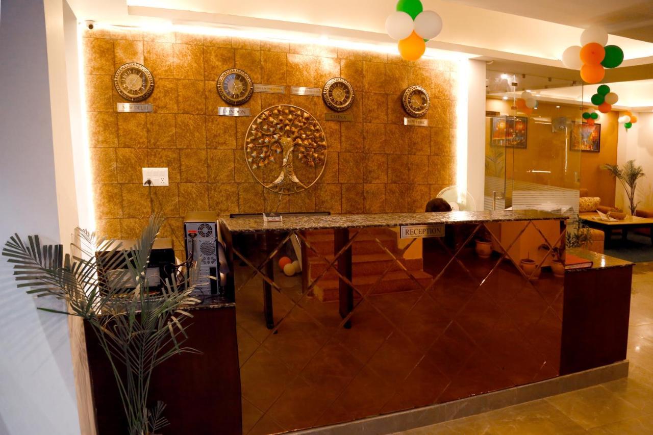 Airport Hotel Tashree Neu-Delhi Exterior foto