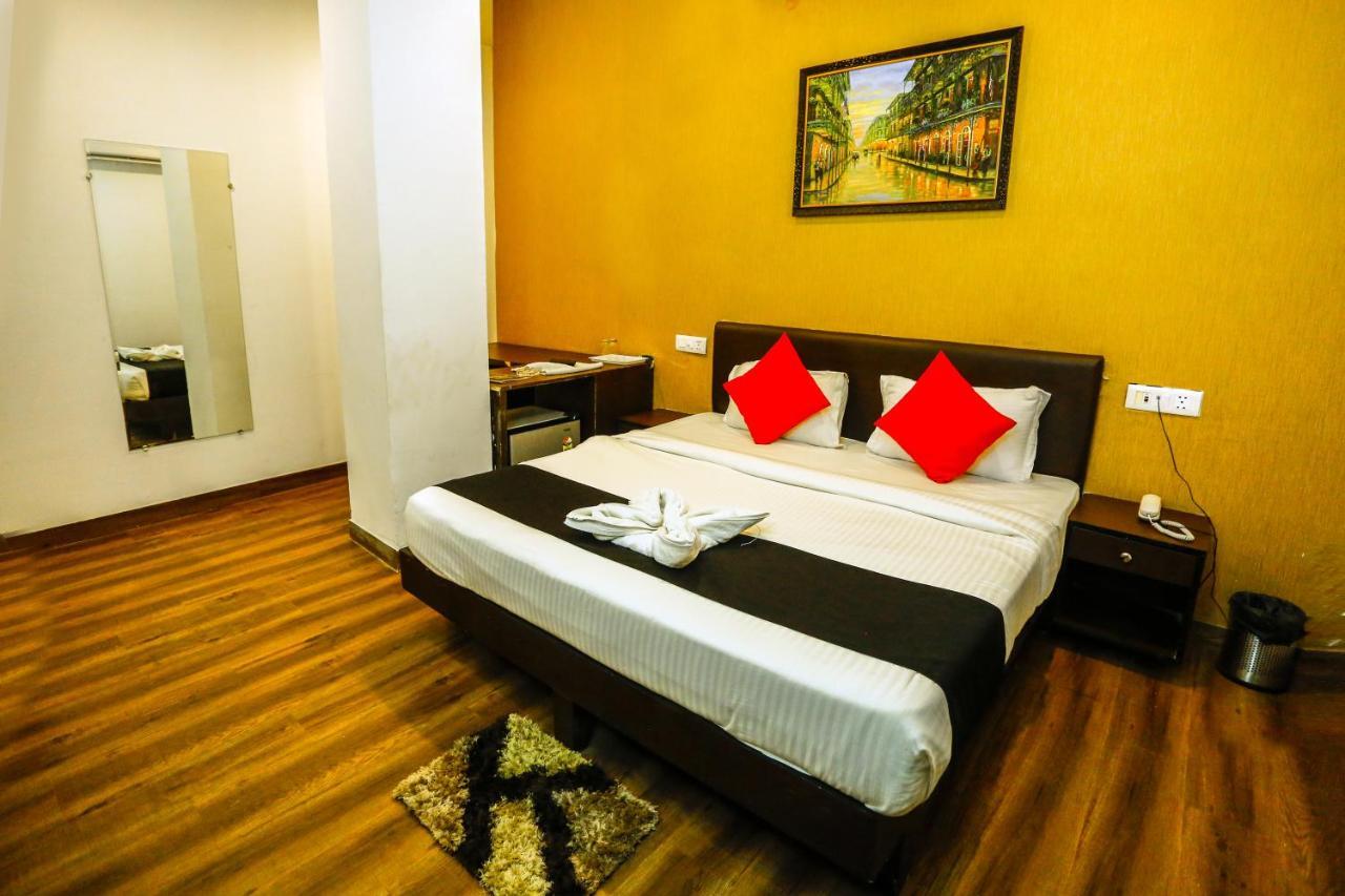 Airport Hotel Tashree Neu-Delhi Exterior foto