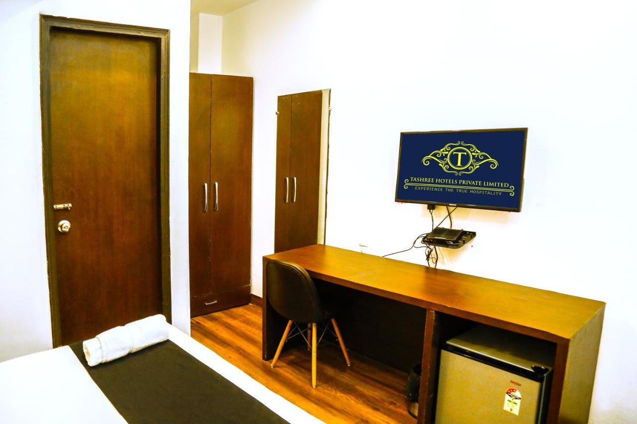 Airport Hotel Tashree Neu-Delhi Exterior foto