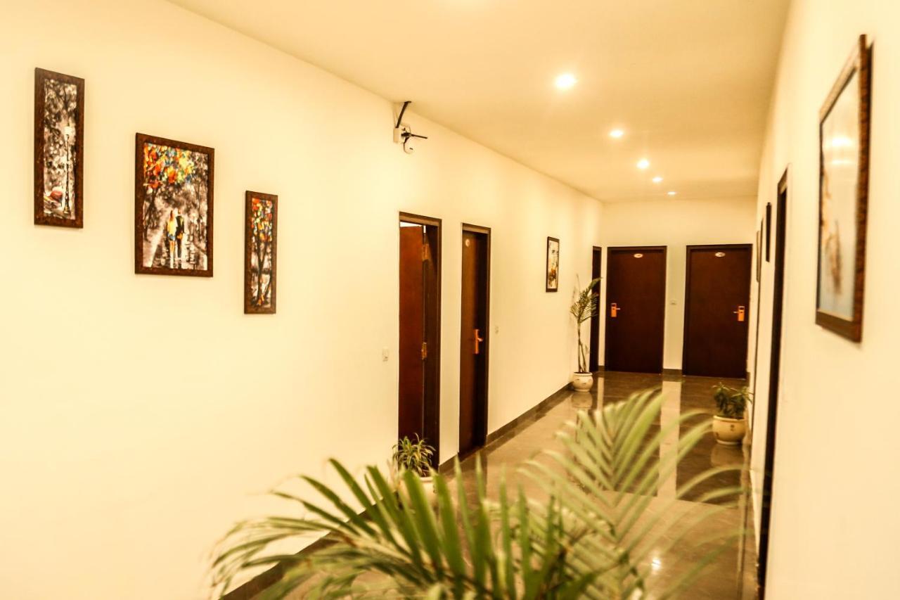 Airport Hotel Tashree Neu-Delhi Exterior foto