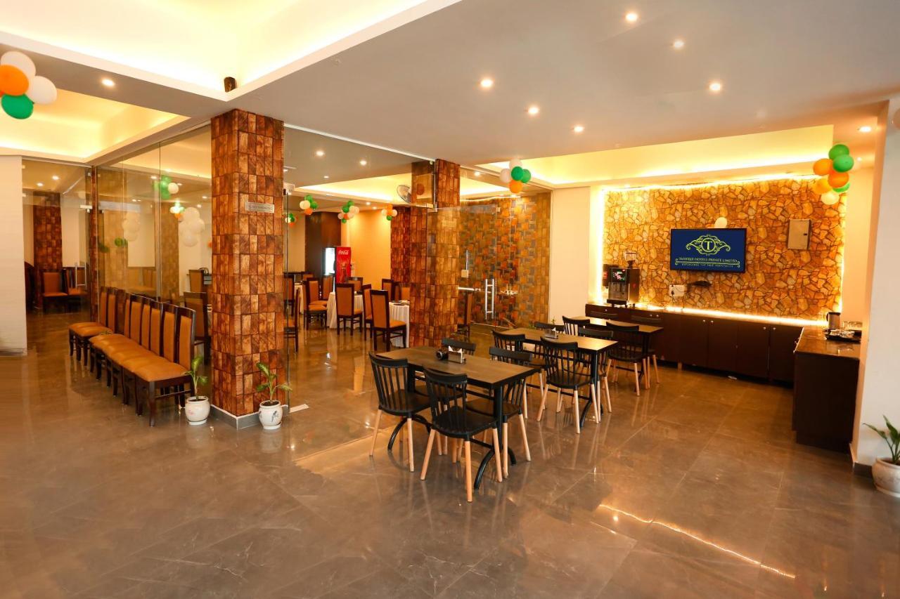 Airport Hotel Tashree Neu-Delhi Exterior foto